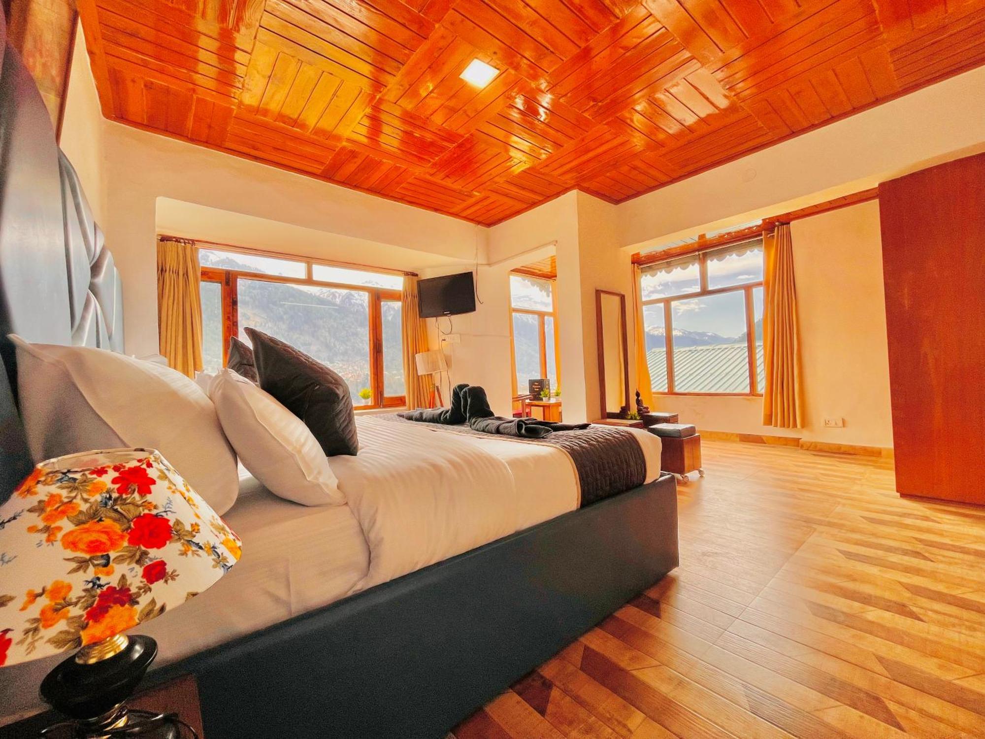 Himalayan Nomad Cottage, Manali ! All 2 Bedroom Independent Cottages ! Personal Lawn Every Cottage ! Parking ! Scenic Mountains View ! Spacious Rooms ! Eksteriør bilde