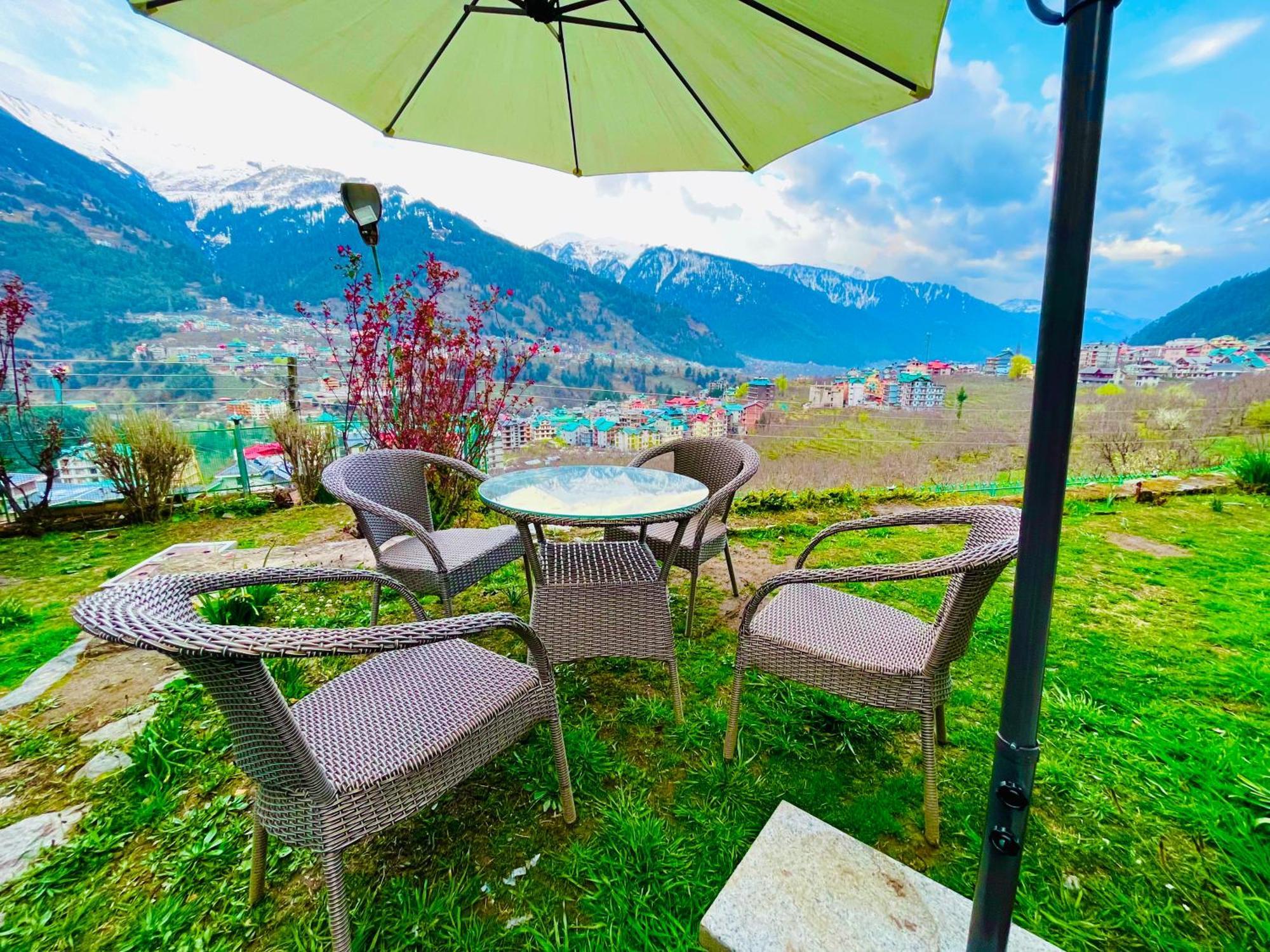 Himalayan Nomad Cottage, Manali ! All 2 Bedroom Independent Cottages ! Personal Lawn Every Cottage ! Parking ! Scenic Mountains View ! Spacious Rooms ! Eksteriør bilde