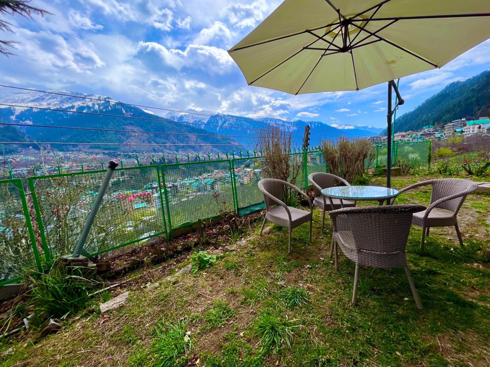 Himalayan Nomad Cottage, Manali ! All 2 Bedroom Independent Cottages ! Personal Lawn Every Cottage ! Parking ! Scenic Mountains View ! Spacious Rooms ! Eksteriør bilde