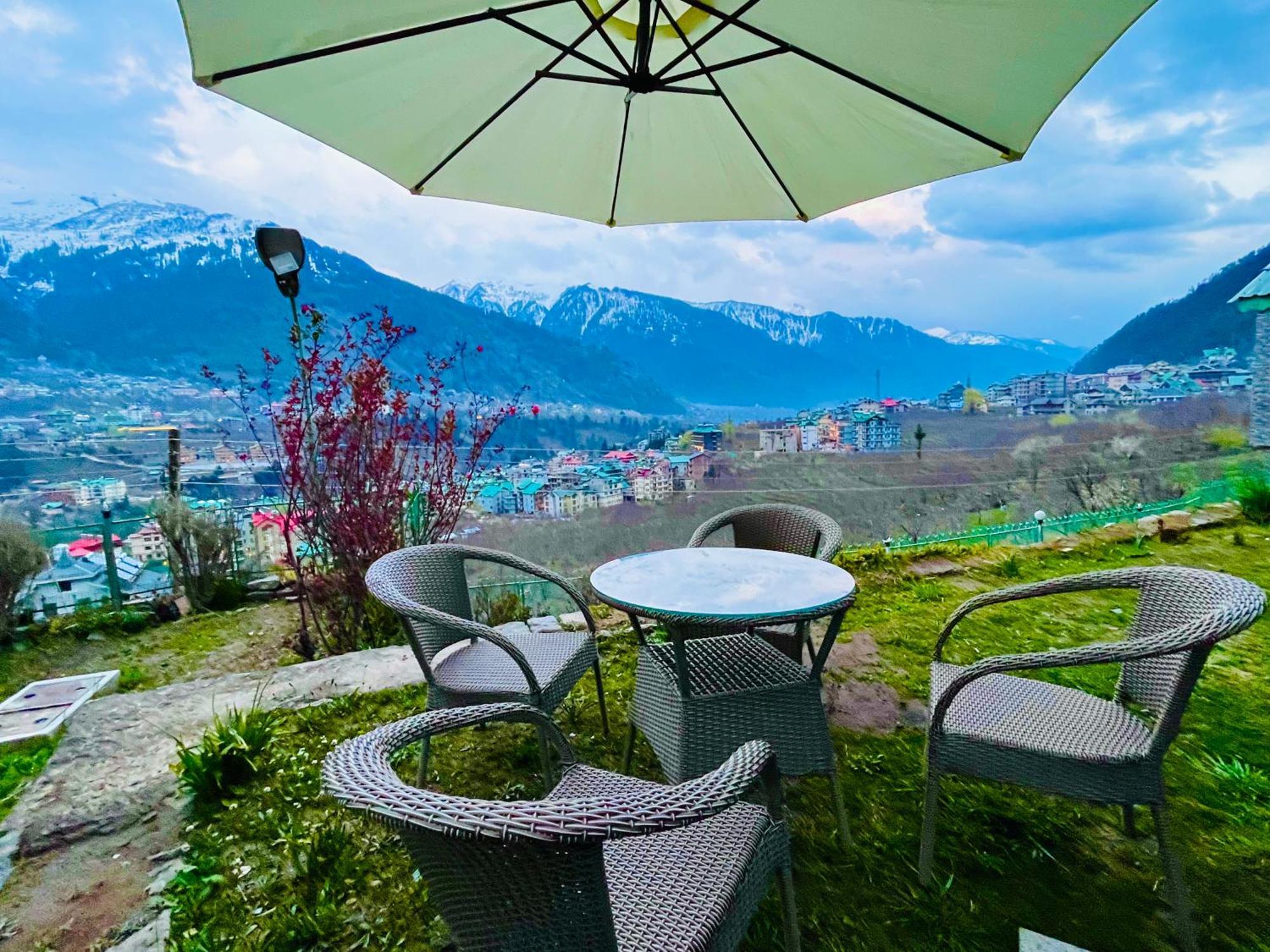 Himalayan Nomad Cottage, Manali ! All 2 Bedroom Independent Cottages ! Personal Lawn Every Cottage ! Parking ! Scenic Mountains View ! Spacious Rooms ! Eksteriør bilde