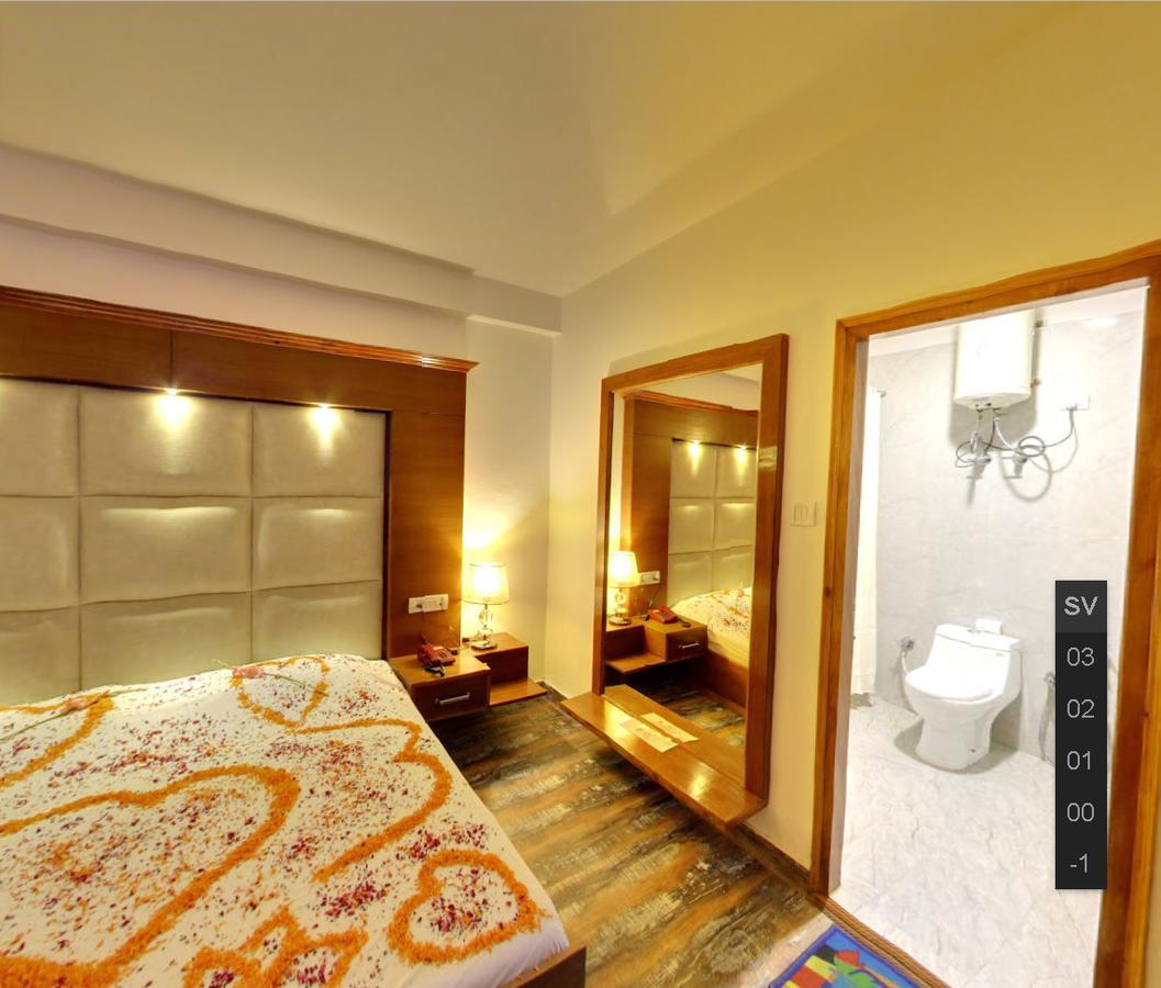 Himalayan Nomad Cottage, Manali ! All 2 Bedroom Independent Cottages ! Personal Lawn Every Cottage ! Parking ! Scenic Mountains View ! Spacious Rooms ! Eksteriør bilde